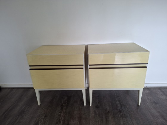 Image 1 of Vintage nachtkastjes + kaptafel lichtgeel formica
