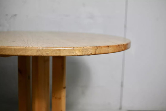 Image 1 of Charlotte Perriand (Sélection de) pour Les Arcs, Table en Pin, France, Circa 1960