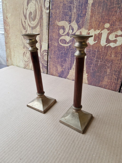 Chic set of candlesticks aluminum with wood