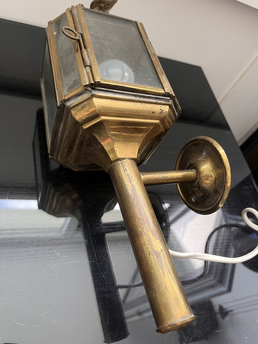 Antike Kutscherlampe mit Adler und neuer Verkabelung