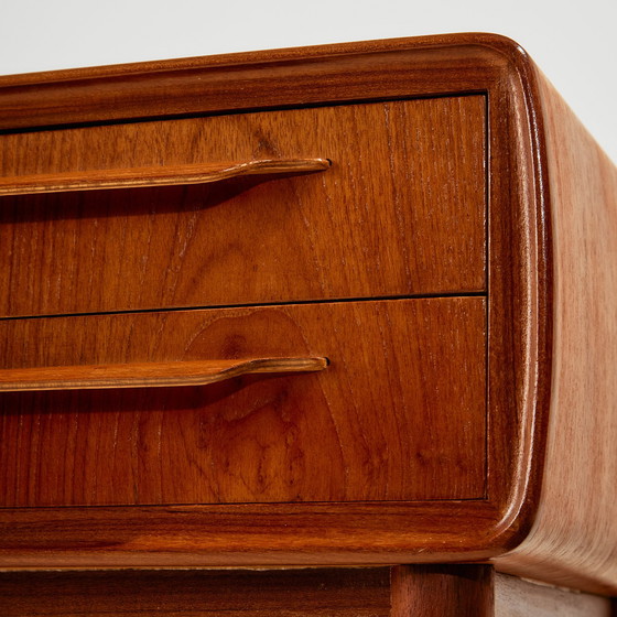 Image 1 of MK11125 Table de nuit en teck par Johannes Andersen pour CFC Silkeborg