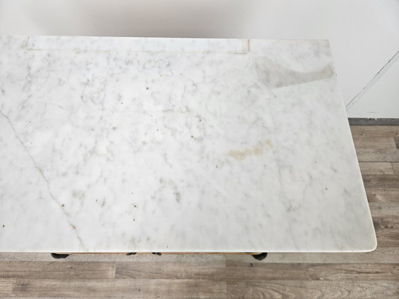 Image 1 of Mahagoni-Maser-Frisierkommode mit weißer Marmorplatte