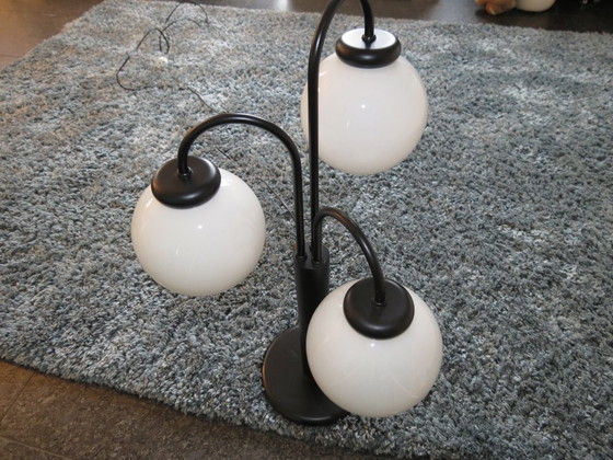 Image 1 of lampada da tavolo retrò bianca e nera con 3 sfere di vetro