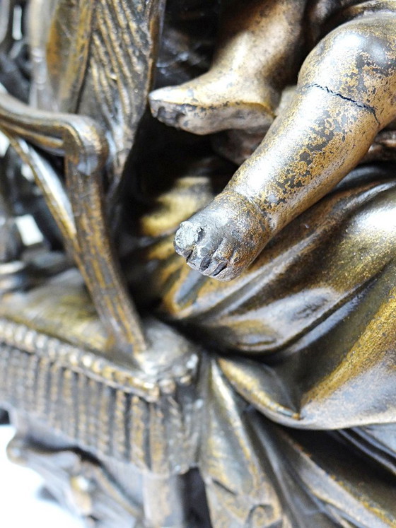Image 1 of Estatuilla de zinc patinado de la Virgen de la Silla, finales del siglo XIX/principios del siglo XX.