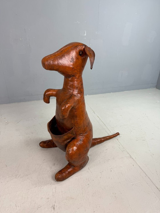 Image 1 of Dimitri Omersa leren tijdschriftenhouder van kangoeroeleer, Almazán, Spanje, 1970 (gestempeld)