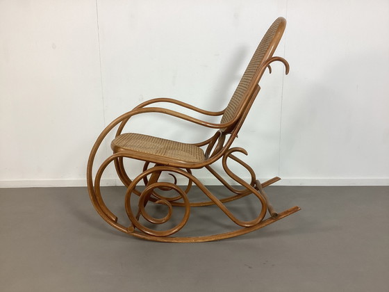 Image 1 of Vintage Thonet Stijl Rotan Schommelstoel Fauteuil