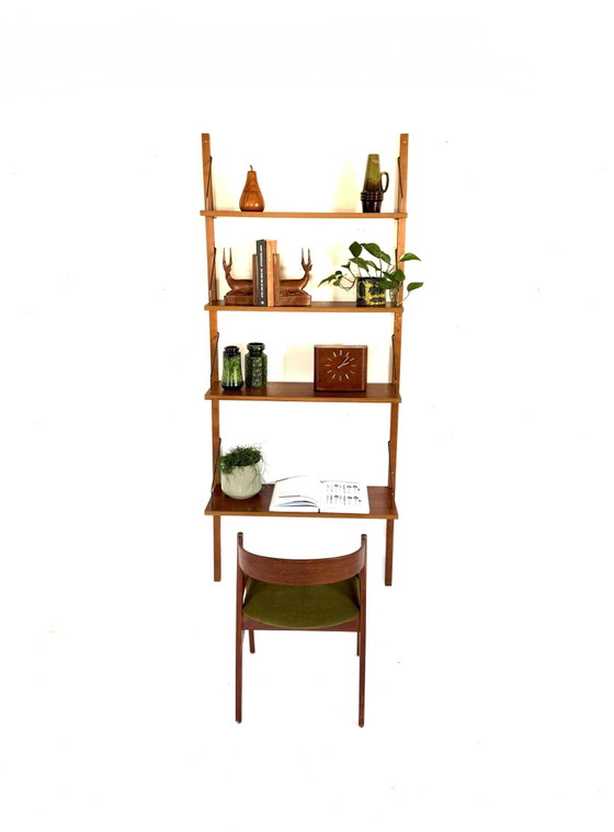 Sistema di pareti in teak danese vintage anni '60 – Armadi a muro, Wood, Brass (photo 3 of 12)