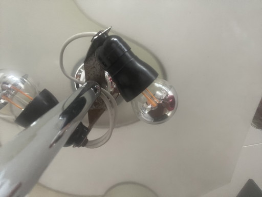 Mid century tafellamp met mooie glazen kap 