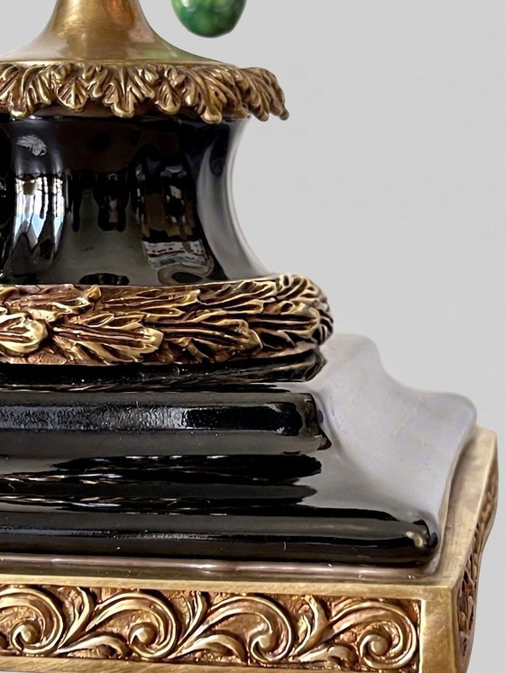 Image 1 of Paar Papageienleuchter aus Porzellan und vergoldeter Bronze – Stil Ludwigs XVI. – 47 cm