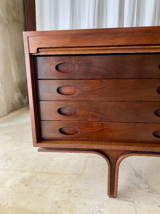Credenza in palissandro di Gianfranco Frattini per Bernini, anni '60. – Credenze, Legno (photo 8 of 17)