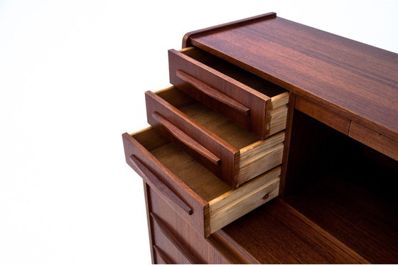 Image 1 of Bureau en teck, design danois, années 1960.