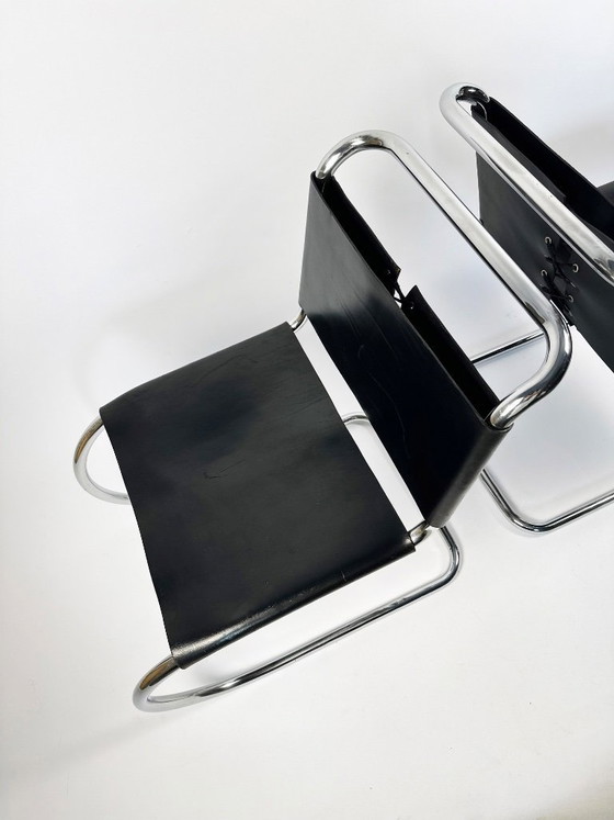Image 1 of Een paar MR10 loungestoelen — Ludwig Mies van der Rohe, toegeschreven aan Knoll, ca. jaren 70