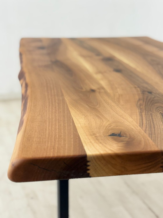 Image 1 of Massief houten eettafel van walnoothout / Tafel / Eettafel / Vergadertafel / Woonkamertafel / 180 cm breed