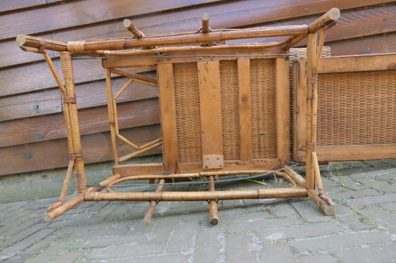 Image 1 of prachtige antieke Franse lounge ligstoel, gemaakt van rotan en bamboe