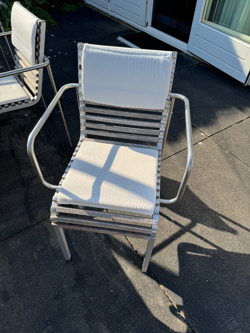 garden set, table, 3 chairs and 2 garden benches