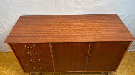 Credenza vintage in teak di Remploy | Anni '50-'60 | Design britannico di metà secolo Una superba credenza (photo 5 of 8)