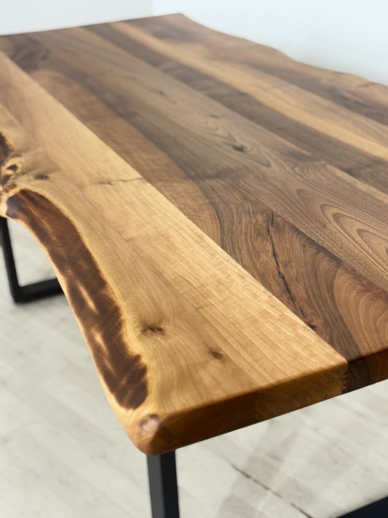 Image 1 of Eettafel van massief walnotenhout / Tafel / Eetkamertafel / Vergadertafel / Woonkamertafel / 198 cm breed