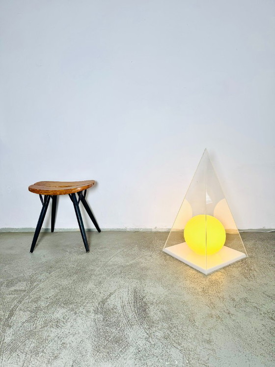 Pyramid & Glass Sphere Table Lamp by Harco Loor for Harco Loor Design, The Netherlands 1980s – Plexiglass (photo 4 of 7)