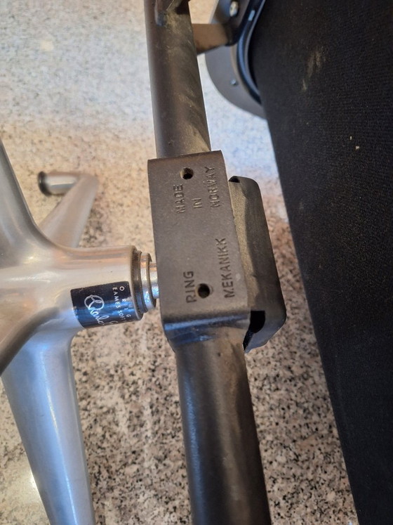 Image 1 of Poltrona Vitra Soft Pad Chair EA 222 Charles Eames