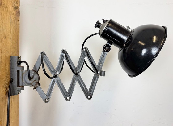 Image 1 of Lampada da parete industriale a forbice in smalto nero, anni '50