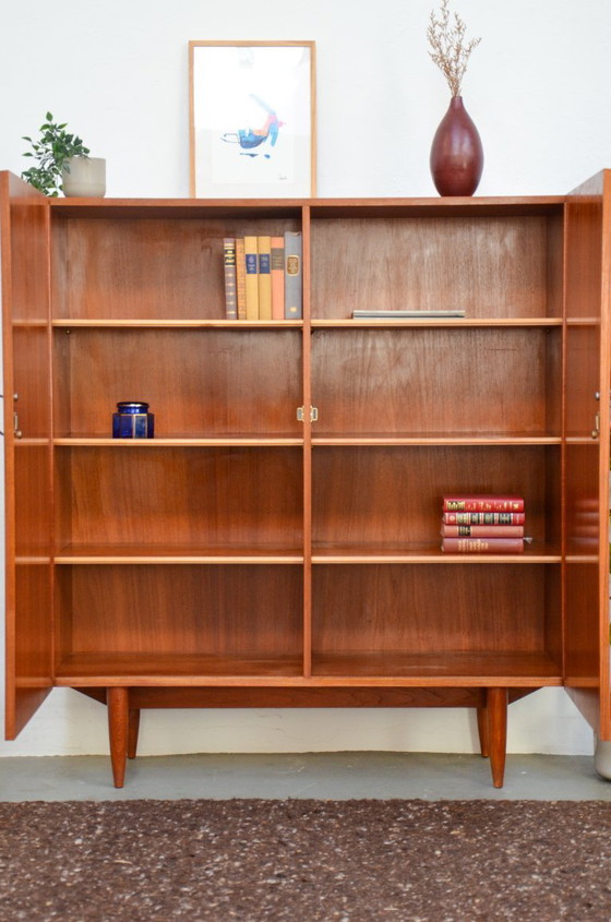 Image 1 of Vintage teakhouten ladekast uit het midden van de vorige eeuw, hoge kast, dressoirontwerp