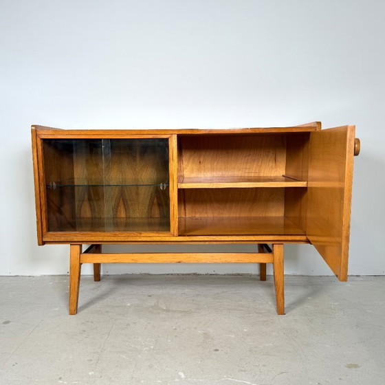 Image 1 of Vintage sideboard/television cabinet high gloss walnut, Bilea