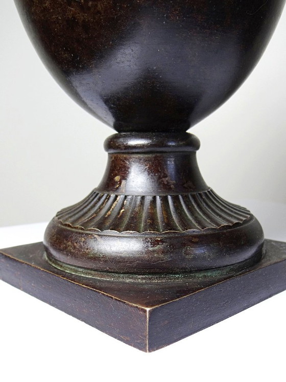 Image 1 of Casseruola con coperchio in stile Impero, in metallo patinato effetto bronzo, India, anni '60-'80