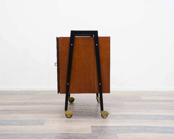 Image 1 of Mobile bar su ruote, realizzato in teak. Design scandinavo.