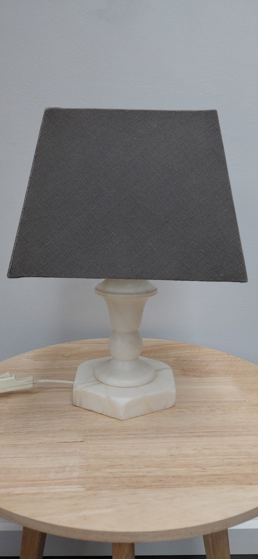 Vintage table lamp – marble/alabaster base – 27 cm – classic atmosphere – taupe shade