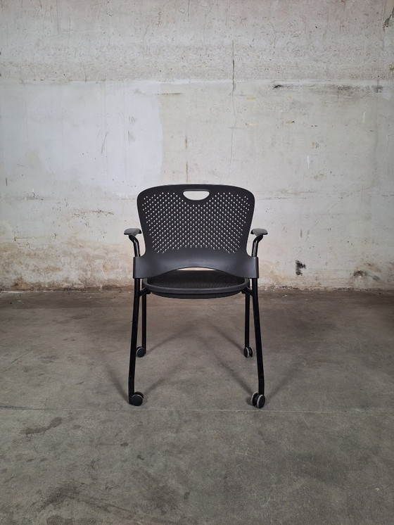 Image 1 of Fauteuil de bureau Herman Miller Caper noir – Design moderne intemporel