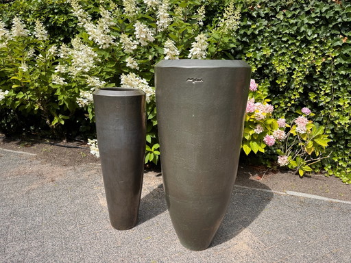 Deux beaux vases Mobach