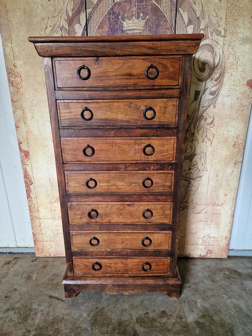 Cassettiera rustica antica, mobiletto da farmacia, schedario. Dimensioni: 57x30 cm e 112 cm di altezza.