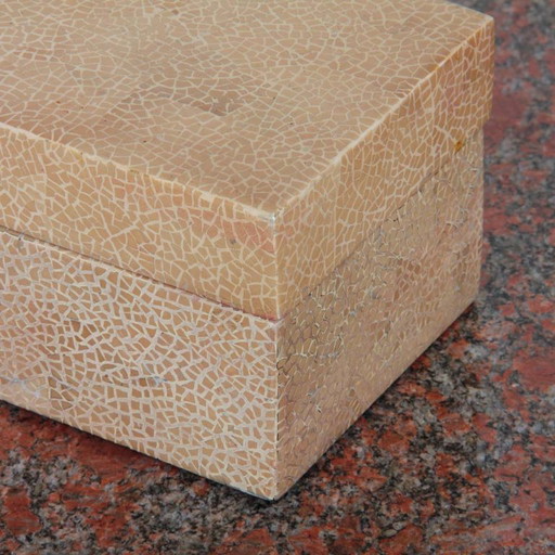 Eggshell lacquer box, late 20th century work