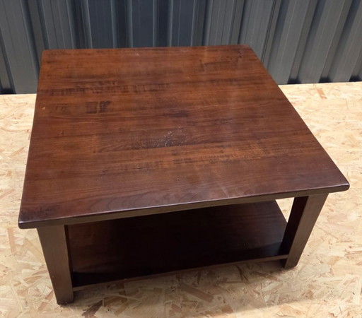 Mesa de centro vintage de madera de cerezo.