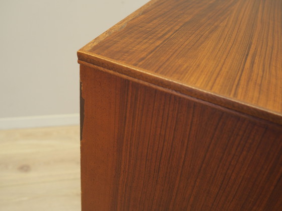 Image 1 of Commode en noyer, Design danois, 1970S, Production : Danemark