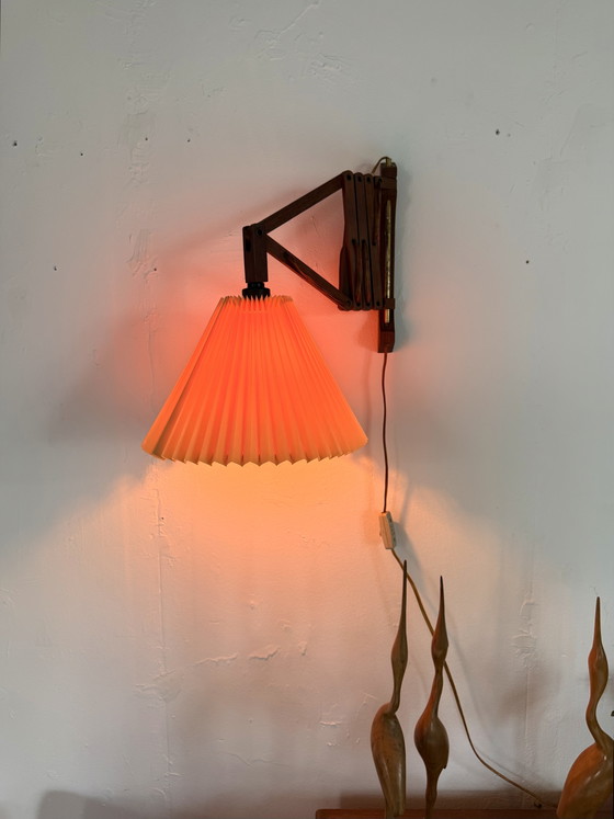 Vintage Danish Teak Scissor Lamp '60 – Wall lights, Wood, Plastic (photo 10 of 12)
