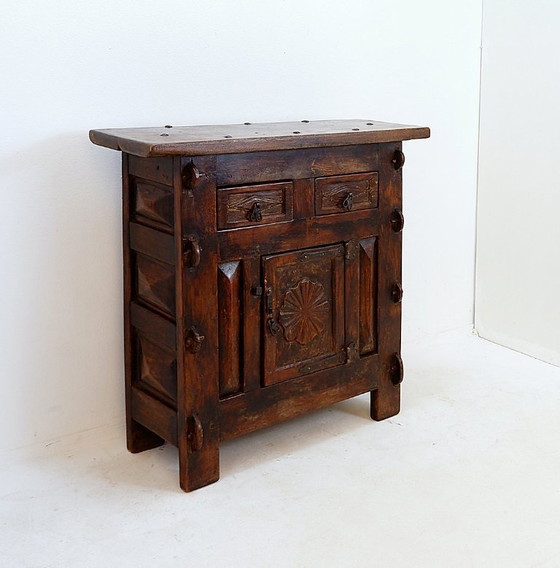 Image 1 of Aparador rústico español del siglo XX - 2 cajones