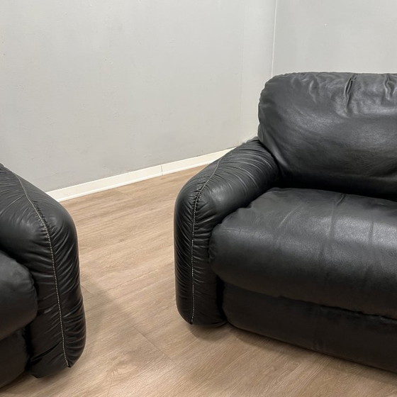 Coppia Poltrone Lounge Busnelli Piumotto in Pelle Nera Anni '70 Italiane – Leather (photo 8 of 12)