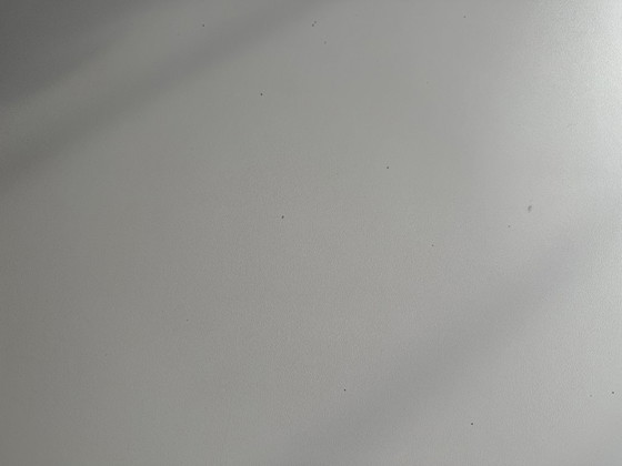 Image 1 of Robuster, handgefertigter Tisch
