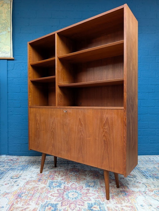 Large Vintage Valve Cabinet, Hundevad, 1960s