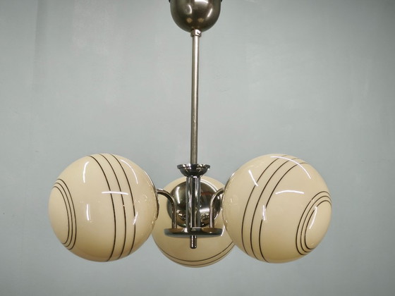 Image 1 of Art Deco kroonluchter van chroom en gedecoreerd crèmekleurig glas, jaren 1930