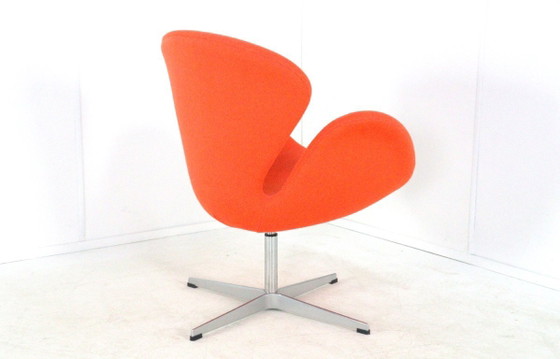 Image 1 of Fauteuil Imitation Swan Arne Jacobsen vintage