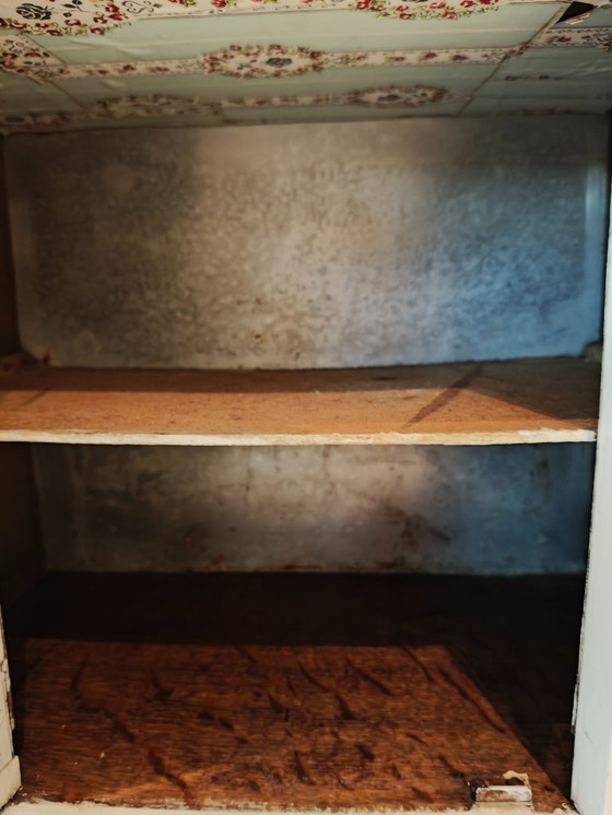 Image 1 of Mobiletto per medicinali in legno d'epoca con ante a specchio