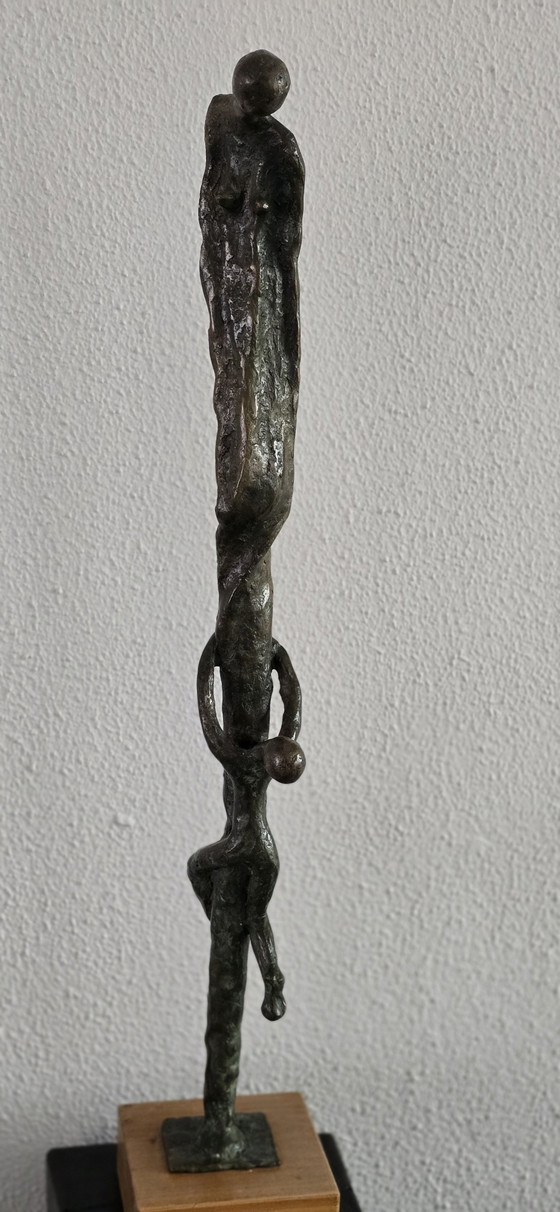 Moeder En Kind, Brons Op Eikenhouten Sokkel – Beeldhouwkunst, Bronze, Wood (photo 2 of 5)