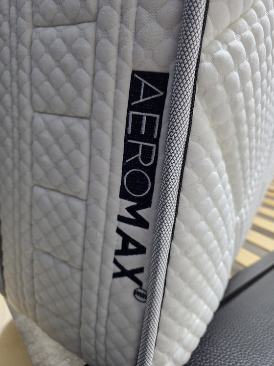 Image 1 of Cama B&B Italia Alys de diseño, 210x180 cm, piel premium.