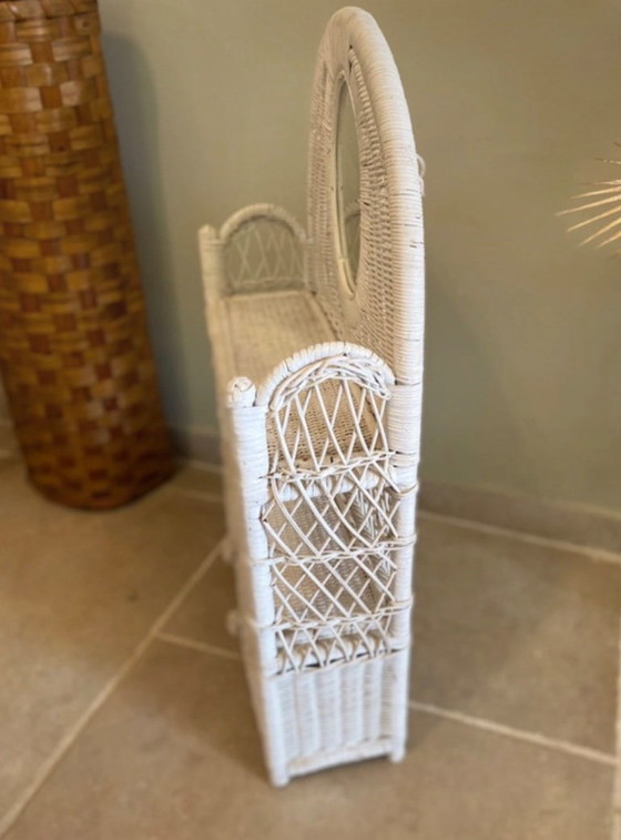 Vintage white wicker shelf – Shelving unit, Glass (photo 3 of 8)