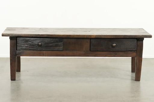 Mesa de centro antigua del siglo XVIII, de madera de castaño, procedente del sur de Europa, con dos cajones.