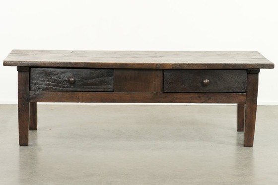 Image 1 of Mesa de centro antigua del siglo XVIII, de madera de castaño, procedente del sur de Europa, con dos cajones.