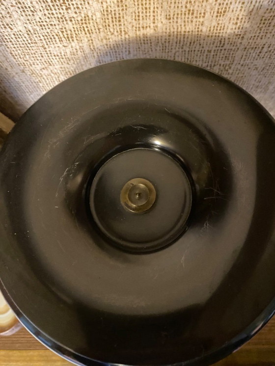 Image 1 of Dos cuencos de mármol de un juego de repisa de chimenea