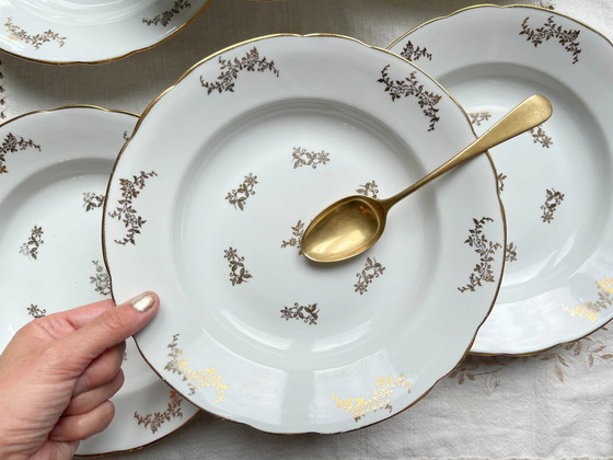 6 Assiettes Creuses en Porcelaine Blanche Dorée J&Ciem France 1950 Motif Floral – Vaisselle (photo 3 of 9)